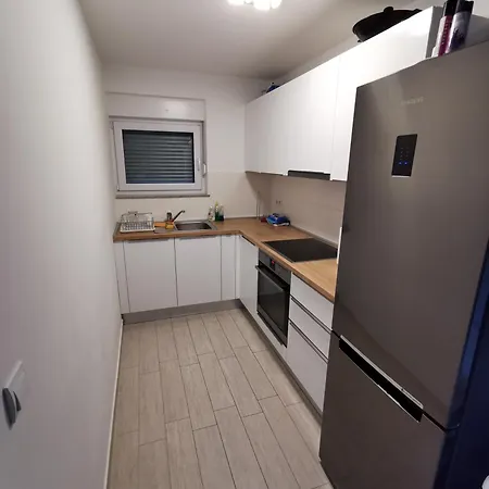 Jtl Apartma Pag 公寓